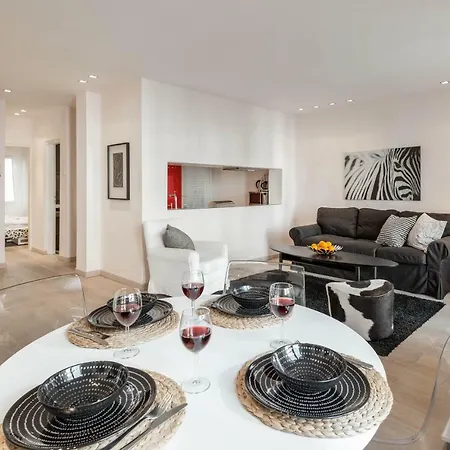 Apartment Stylish White 4 Ppl In Center Thessaloniki