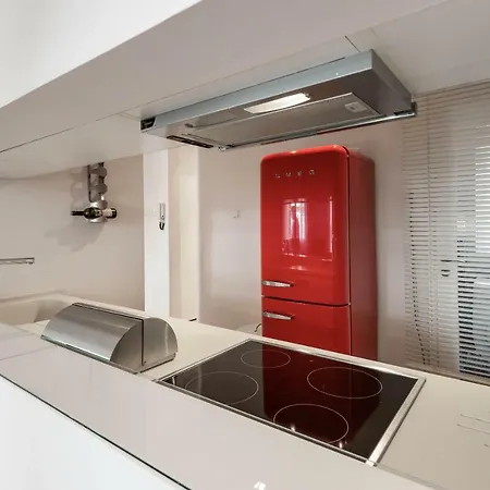 Apartment Stylish White 4 Ppl In Center Thessaloniki