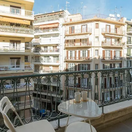 Stylish White 4 Ppl In Center Appartement *